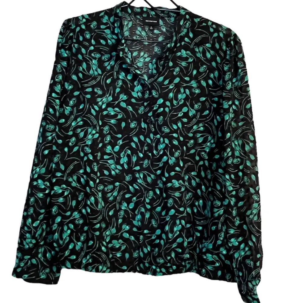 ✨NWT Floral Button Down Blouse ✨New